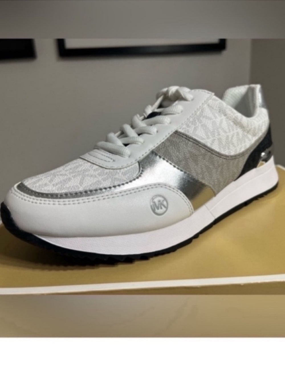 MICHAEL KORS SHOES
BRAND NEW